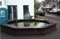Bronzekraniche aus Brunnen am Markt in Dattenfeld gestohlen