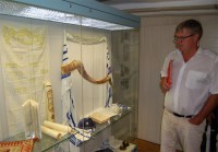 Landrat Sebastian Schuster zu Besuch in der Gedenkstätte „Landjuden an der Sieg“ in Rosbach