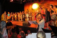 Megaevent der Bodenbergschule Schladern – Musicalaufführungen “Kwela, Kwela“ in der Halle Kabelmetal“