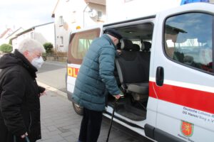 Fahrdienst zum Impftermin angelaufen – Senioren aus Hamm nutzten die Möglichkeit von VG und DLRG