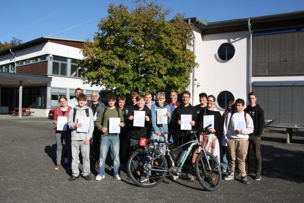 Gemeinsam Platz 1 in der kommunalen Wertung erradelt – Das Team der Gesamtschule Windeck freut sich über seinen Erfolg beim StadtRadeln